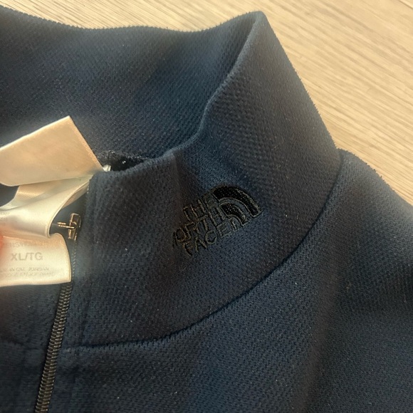 The North Face Men’s Quarter Zip Navy Blue Pullover Sweater Size XL - Picture 2 of 5